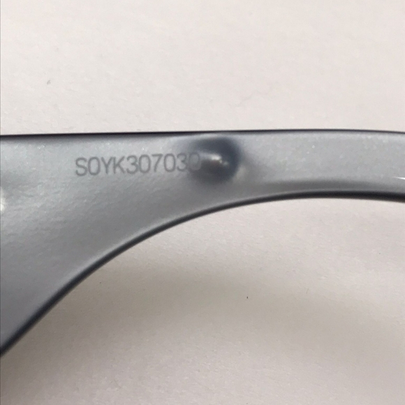 New- 💯 Original Gucci Grey Oval Ladies Sunglasses GG0517S 001 - Picture 12 of 15